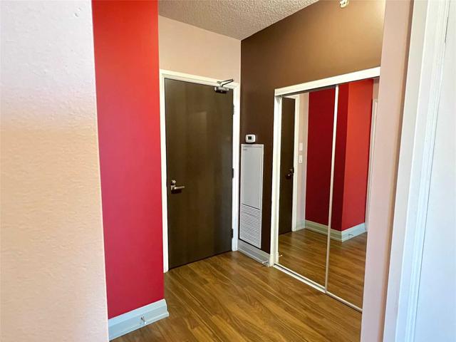 1425 - 7161 Yonge St