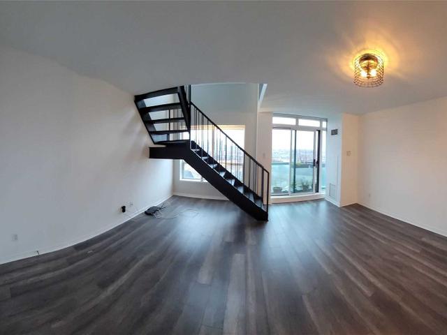 622 - 3 Ellesmere St