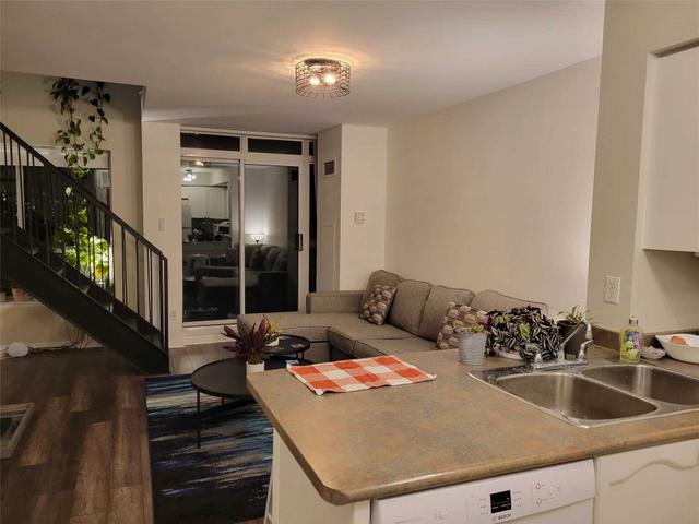 622 - 3 Ellesmere St