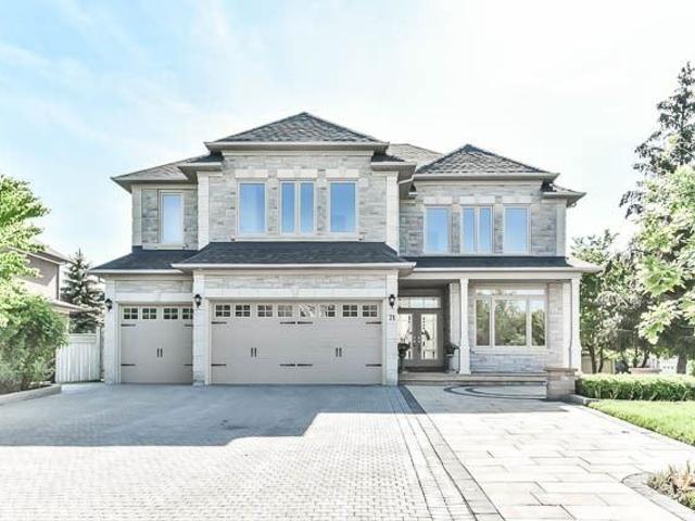 71 Sutcliffe Cres