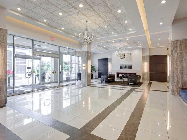 PH215 - 7161 Yonge St