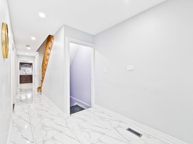 Lower - 85 Billingsley Cres