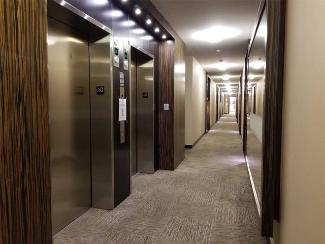 112 - 277 South Park Rd