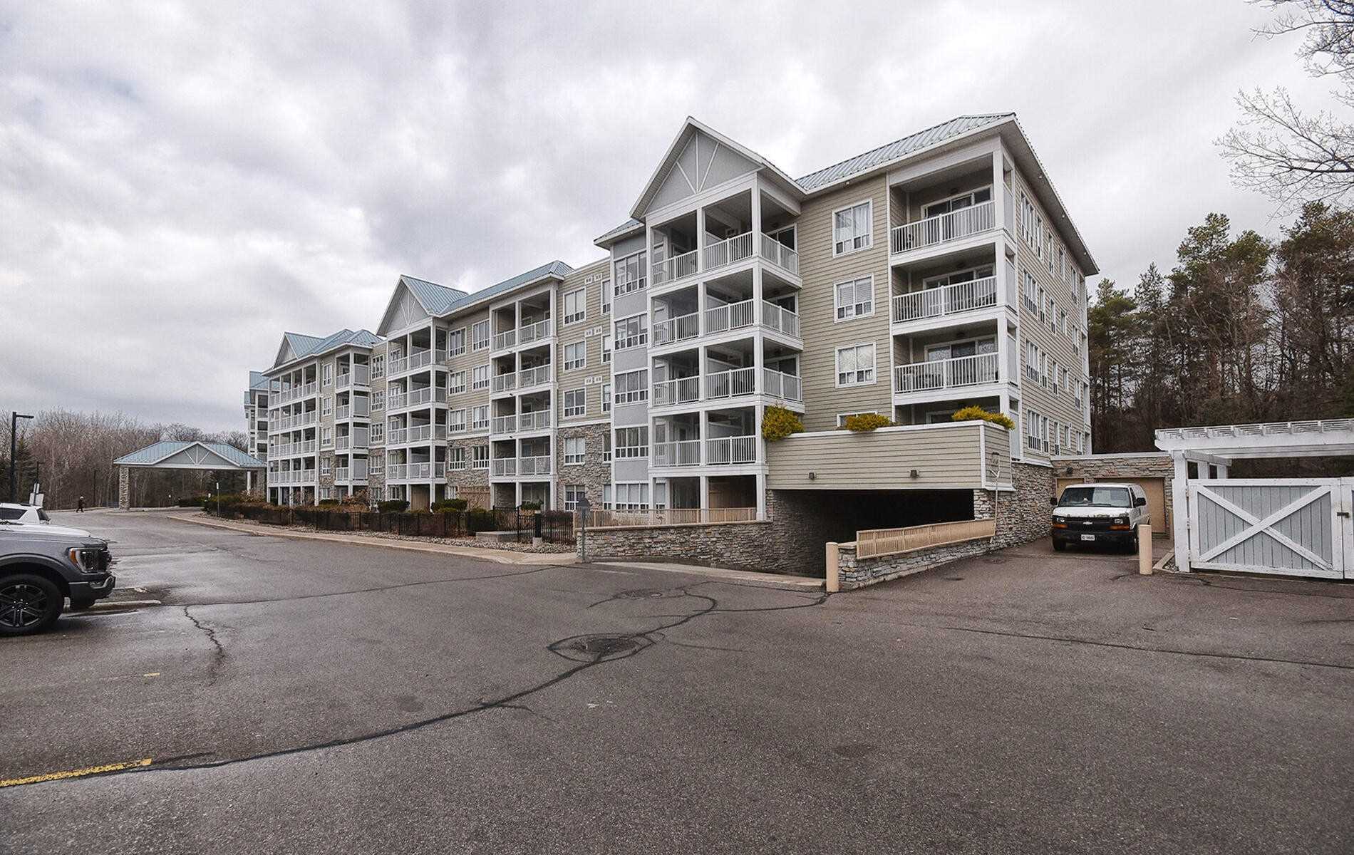 209 900 Bogart Mill Tr, Newmarket Sold, N5567974 Condos.ca