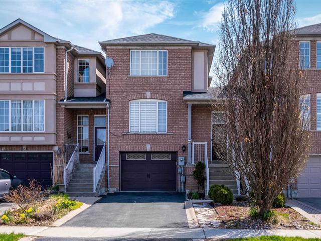110 Foxfield Cres