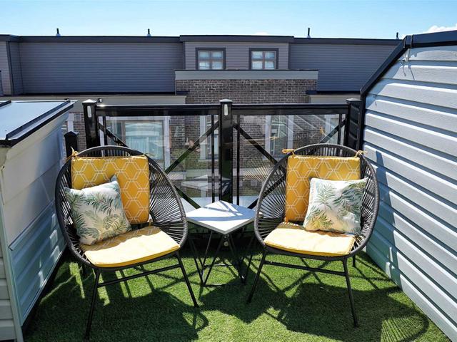 2711 - 2 Gable Hurst Way