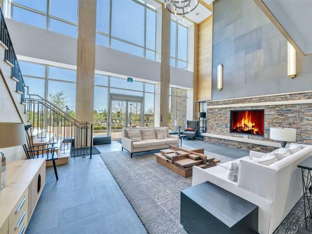 #808 - 9 Stollery Pond Cres