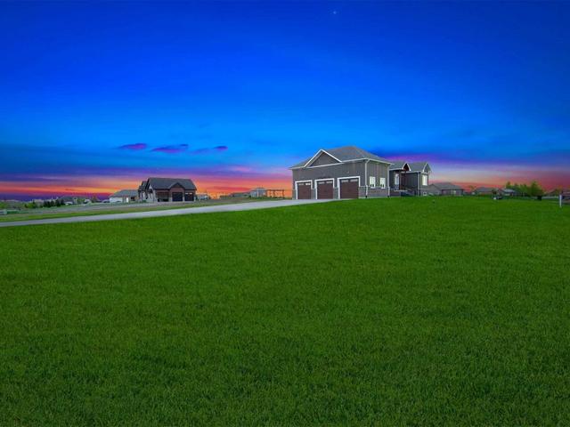 10 Bagshaw Cres