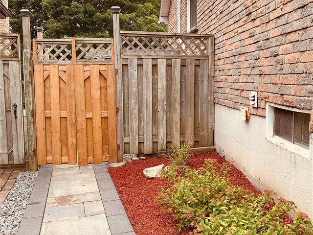 Bsmt - 999 Ferndale Cres