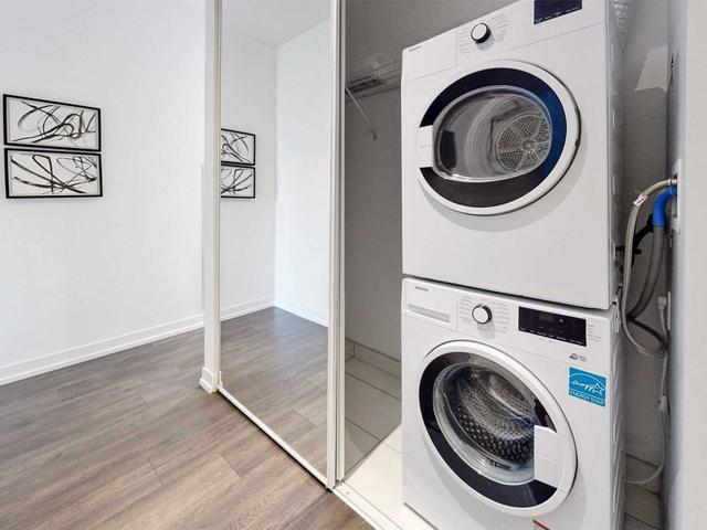 306 - 950 Portage Pkwy