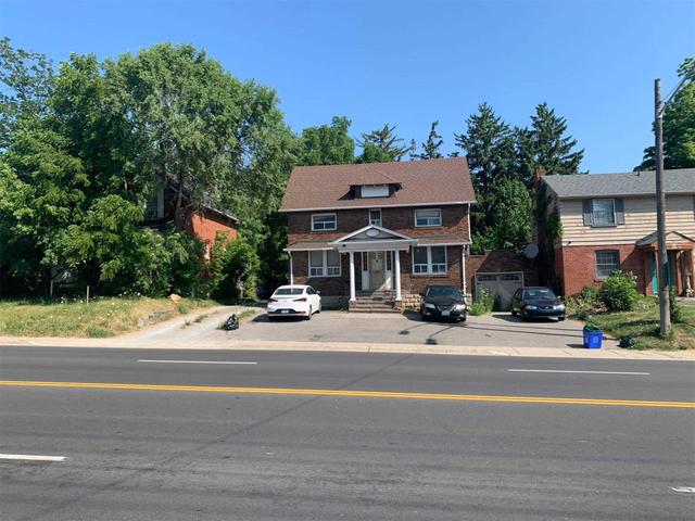 76 Major Mackenzie St E