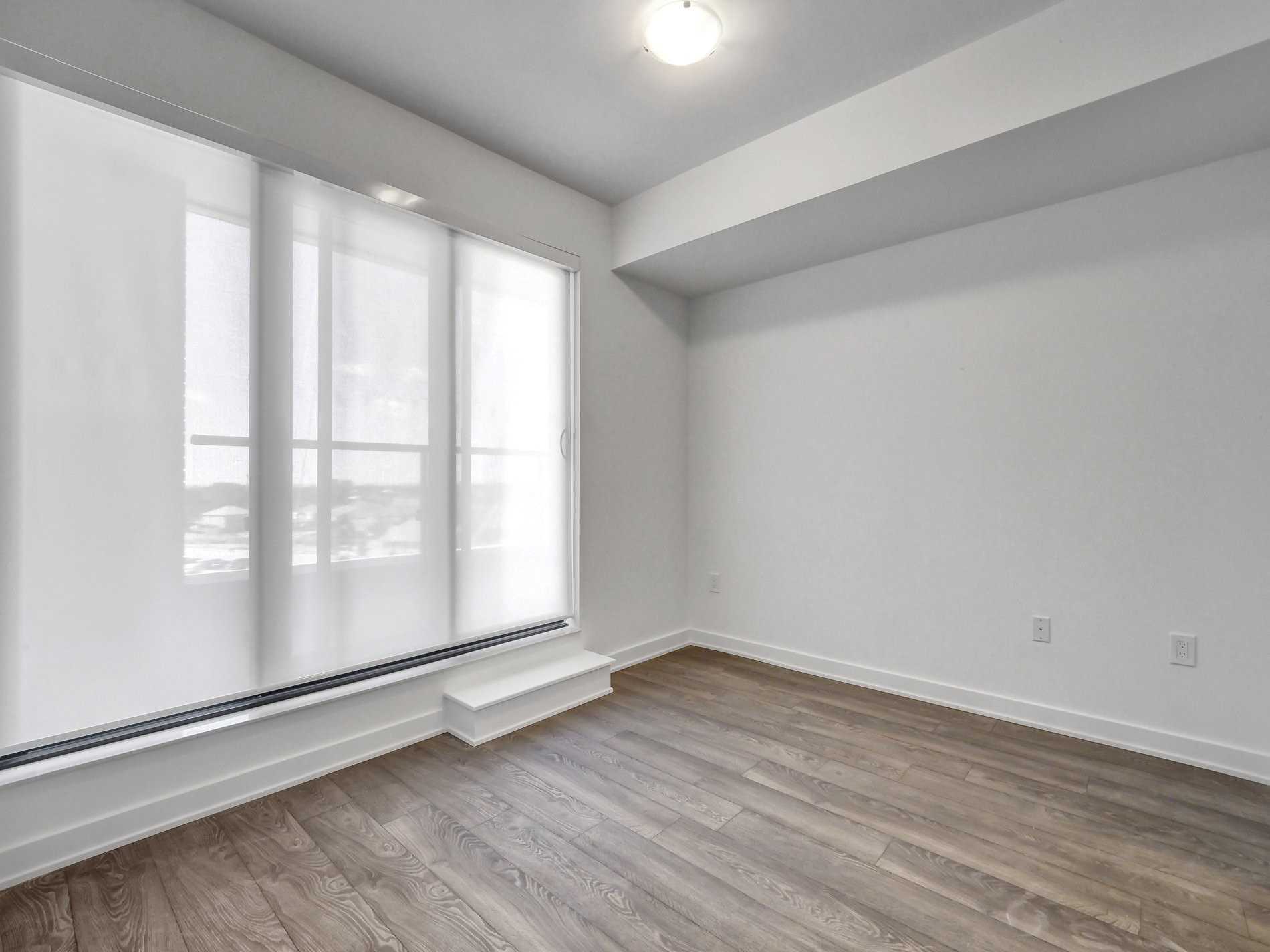 211 120 Eagle Rock Way, Maple Leased, N5655471 Condos.ca