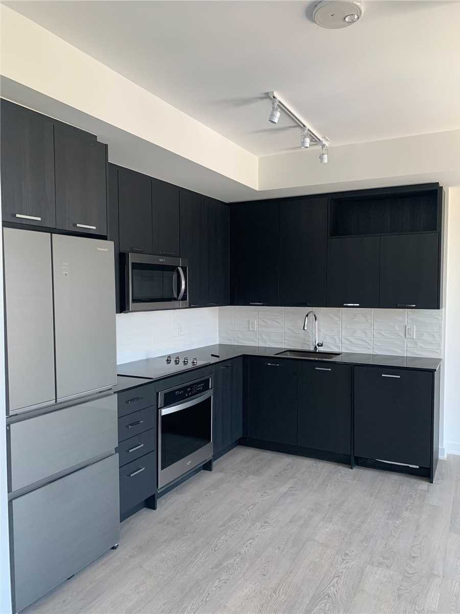 306 120 Eagle Rock Way, Maple Leased, N5659408 Condos.ca