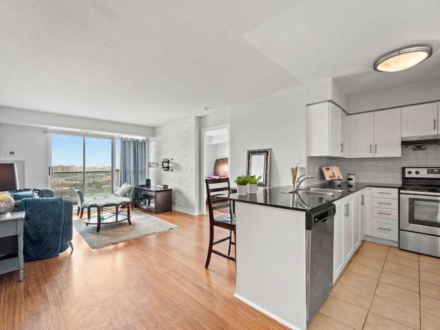 1202 - 15 North Park Rd