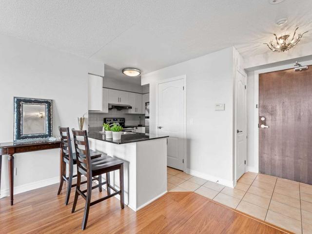 1202 - 15 North Park Rd