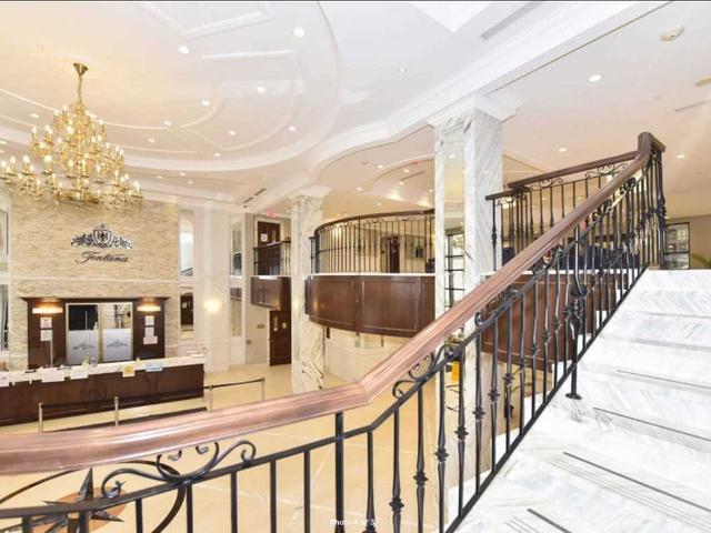 B 720 - 99 South Town Centre Blvd