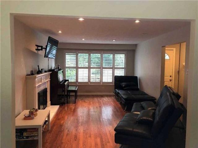 246 Bayview Fairways Dr