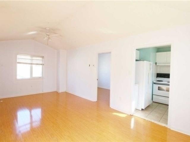 COACH H - 79 Walkerville Rd