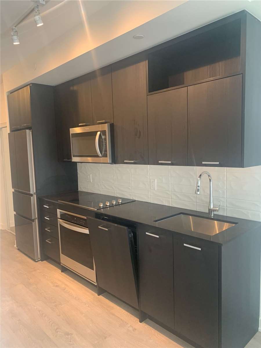 511 120 Eagle Rock Way, Maple Leased, N5702822 Condos.ca