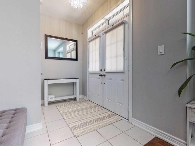 90 East's Corners Blvd N