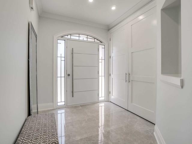 48 Cozens Dr