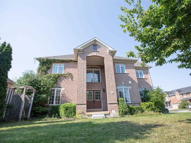 2 Silverdart Cres