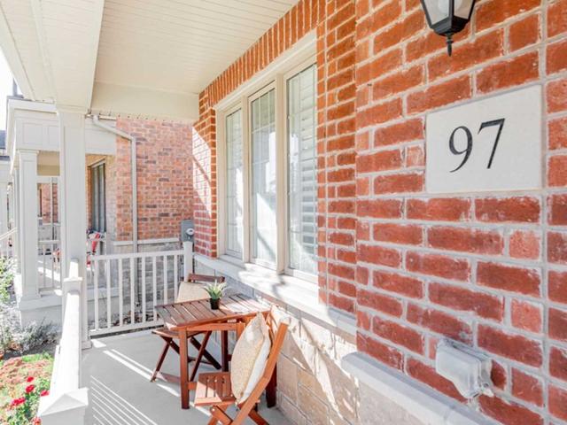 97 Sharonview Cres