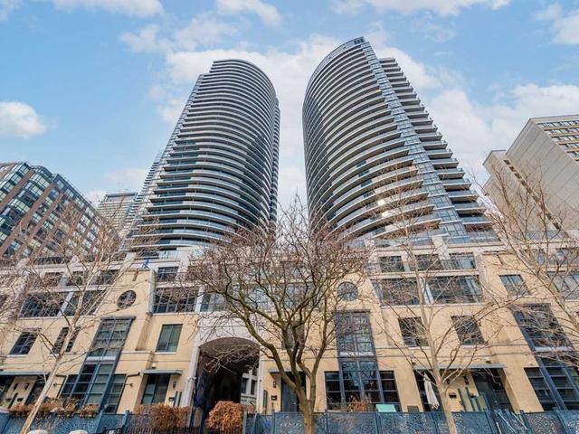 2608 - 21 Carlton St