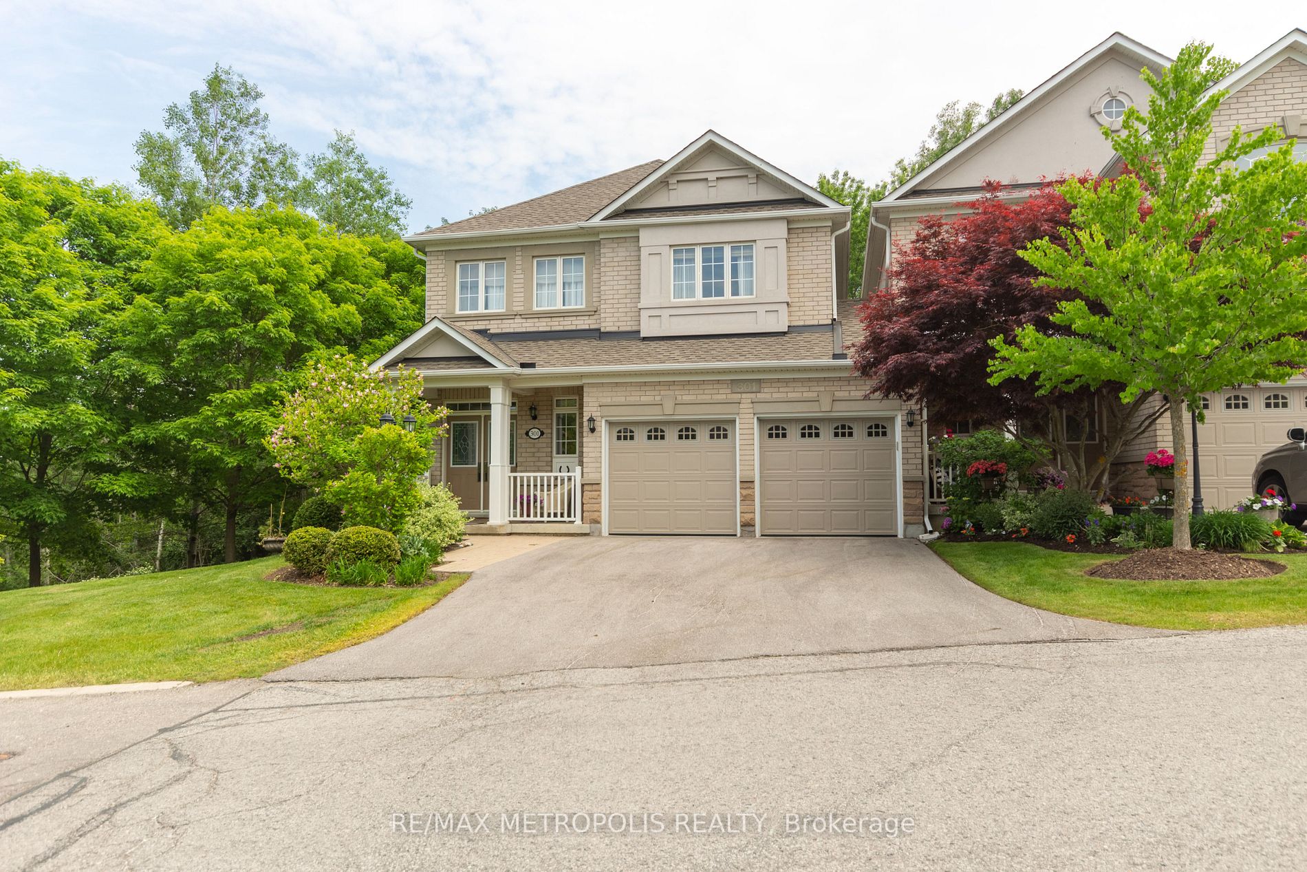 1 301 Crossing Bridge Pl, Aurora Terminated, N6104728 Condos.ca