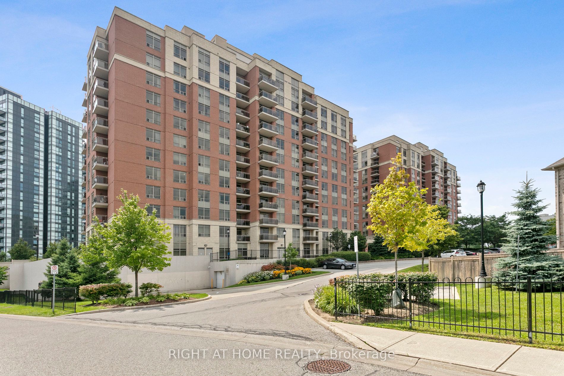 511 75 King William Cres, Richmond Hill Sold, N6721360 Condos.ca