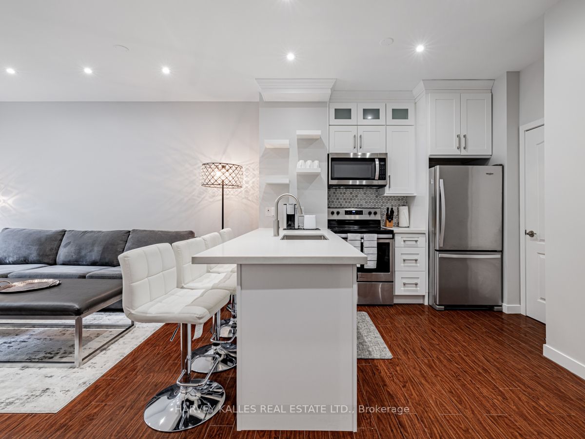 106 50 Disera Dr, Thornhill Leased, N7002238 Condos.ca