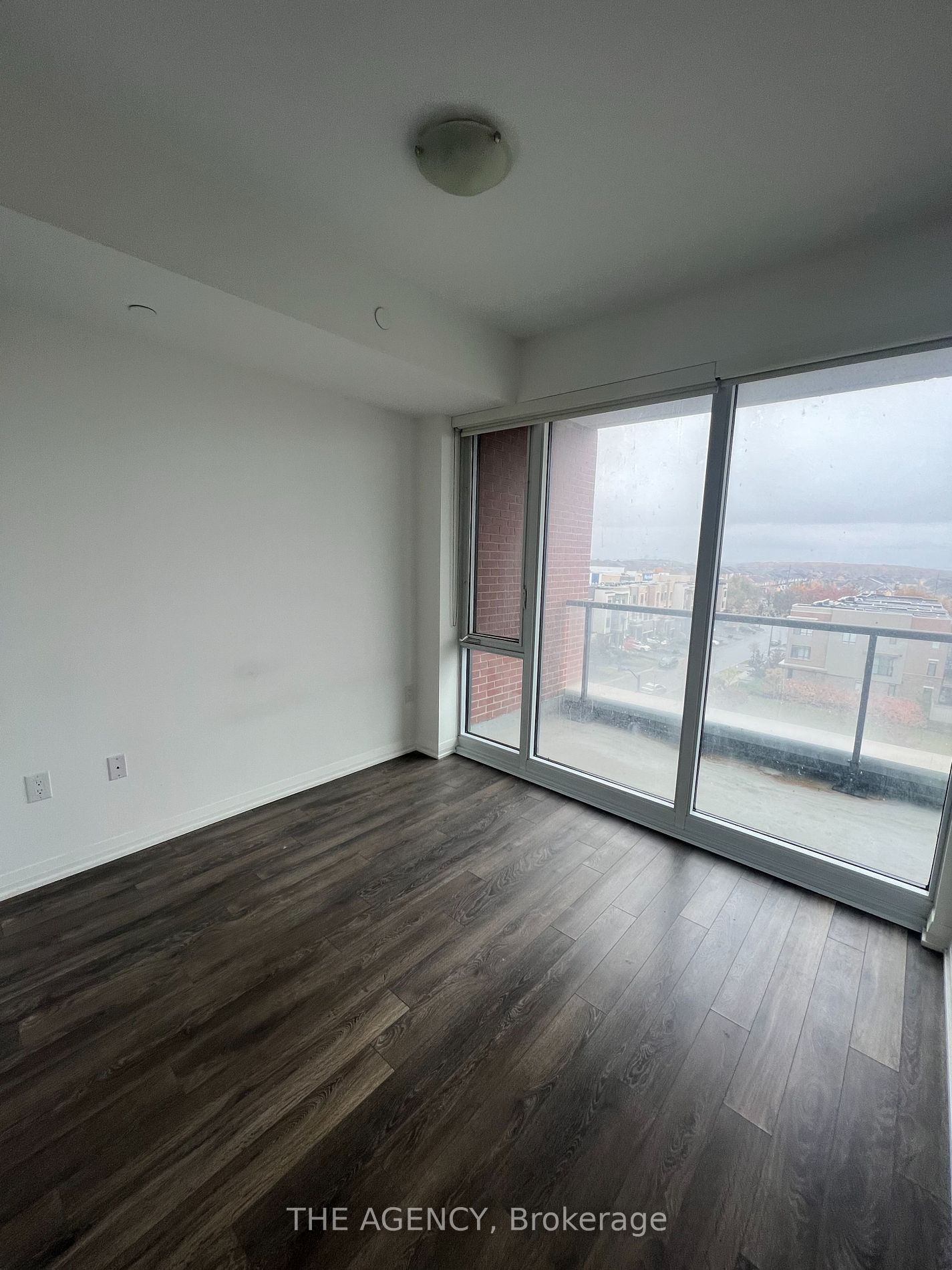 512 99 Eagle Rock Way, Maple Leased, N7265482 Condos.ca