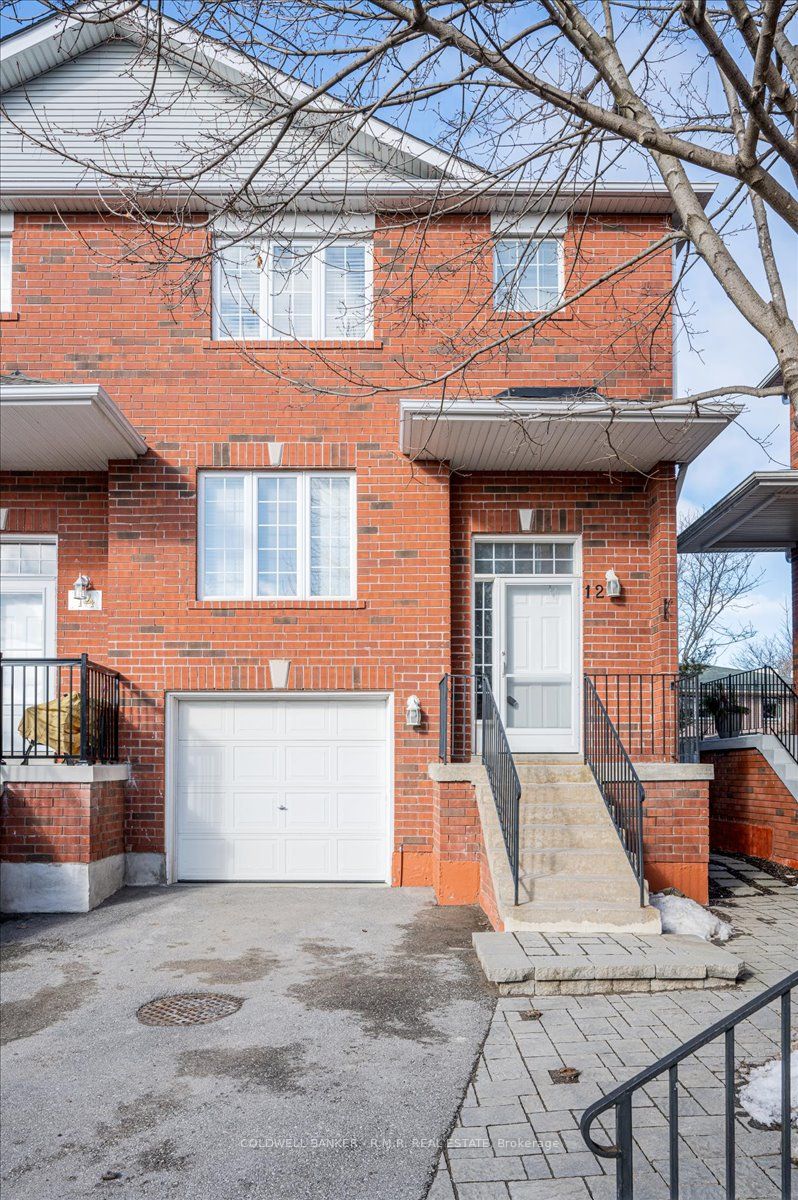 17 12 Village Green Lane, Bradford Sold, N8071010 Condos.ca