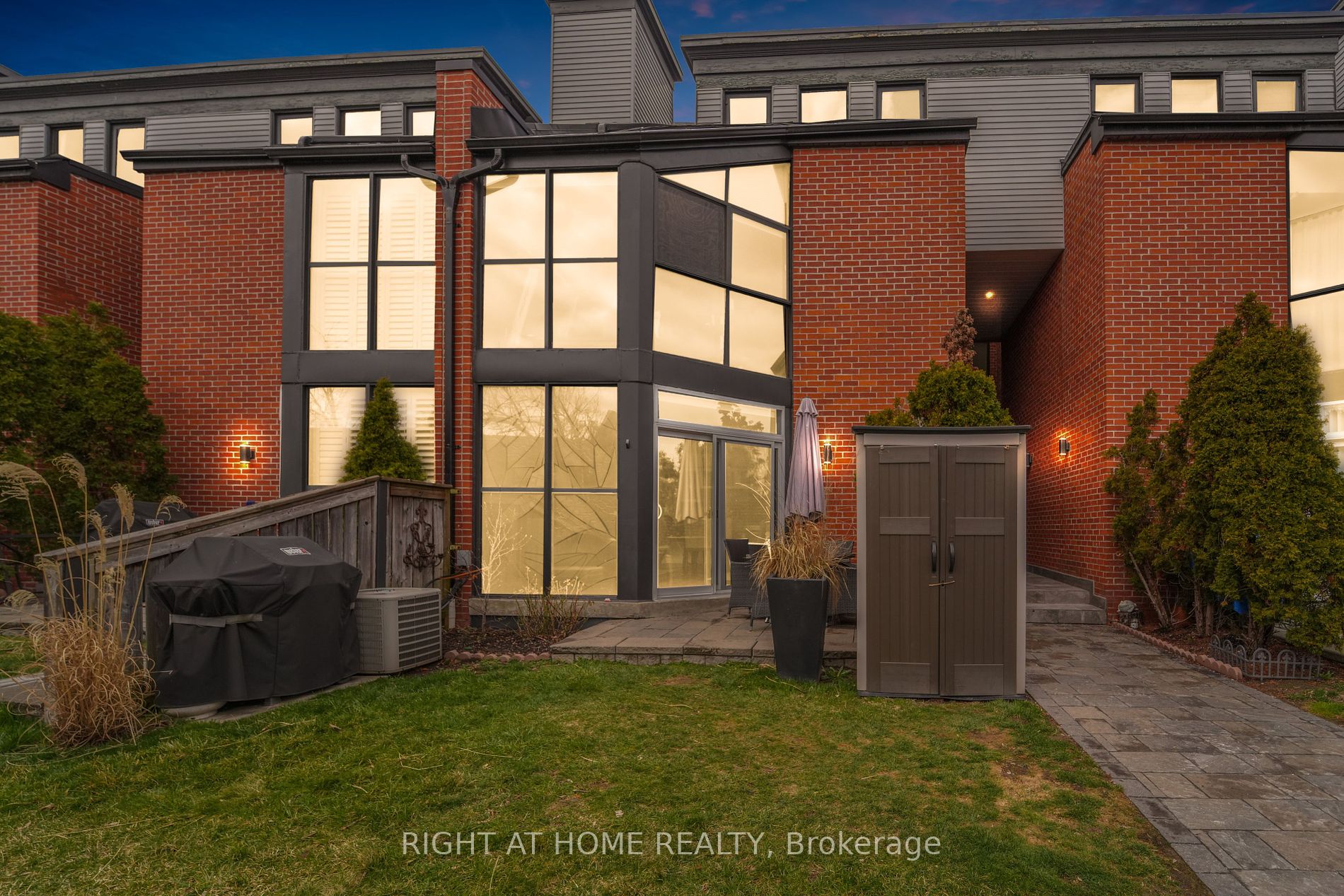 TH 09 100 Arbors Lane, Woodbridge For Sale 867,000 Condos.ca