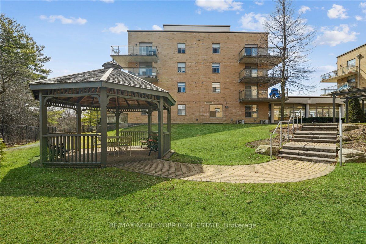 114 - 2506 Rutherford Rd, Concord | Terminated, N8224388 | Condos.ca