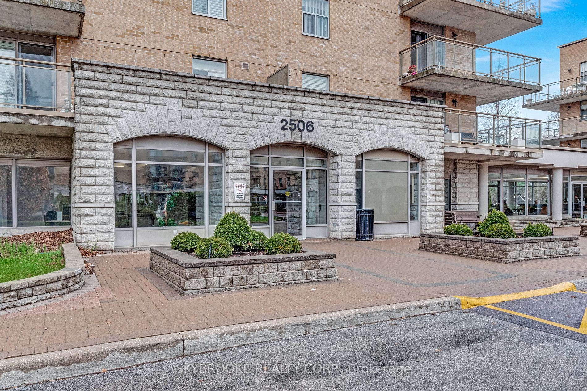 510 - 2506 Rutherford Rd, Concord | For Sale @ $799,000 | Condos.ca