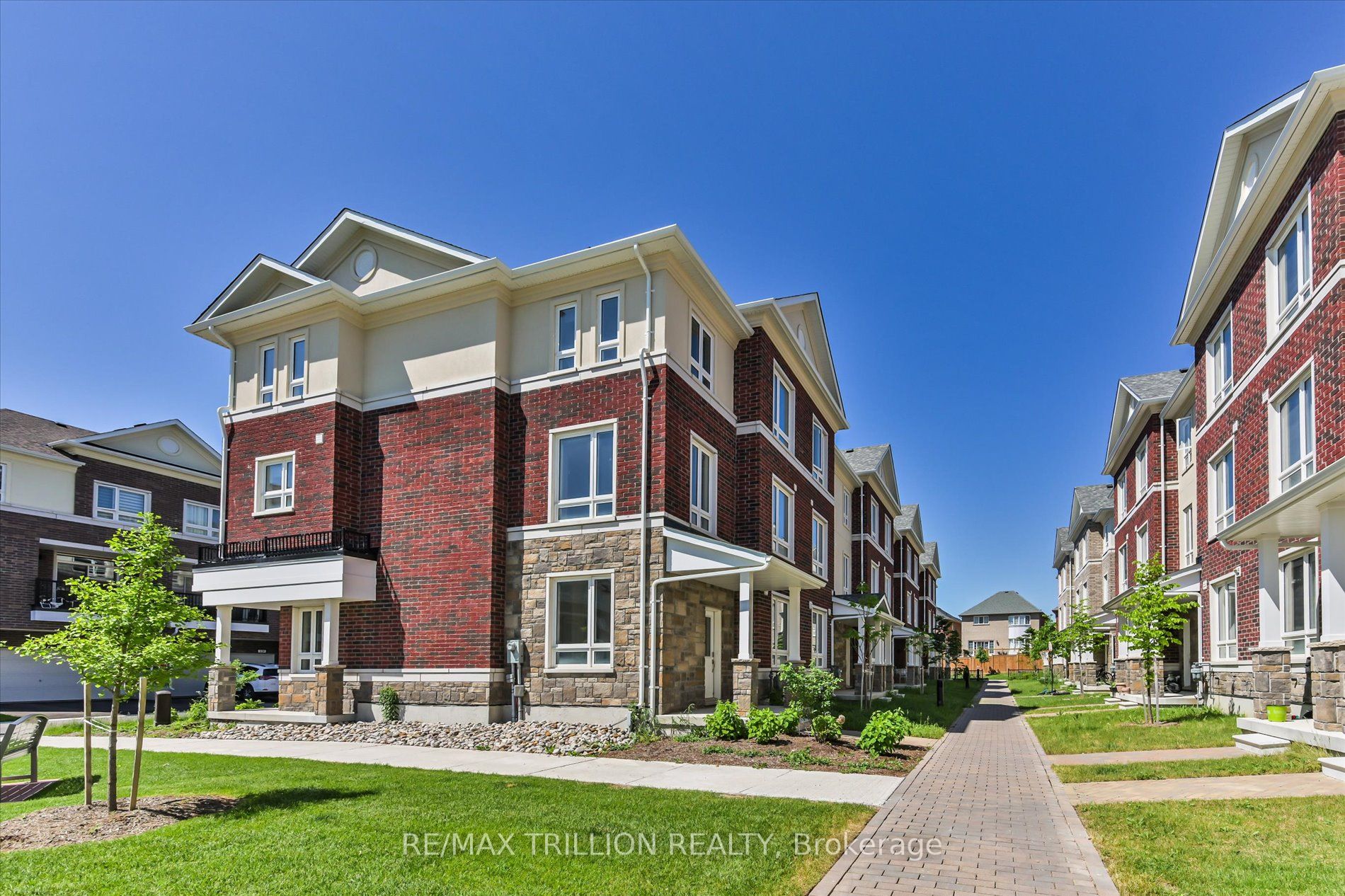 22 Imperial College Lane, Markham For Sale 1,210,000 Condos.ca