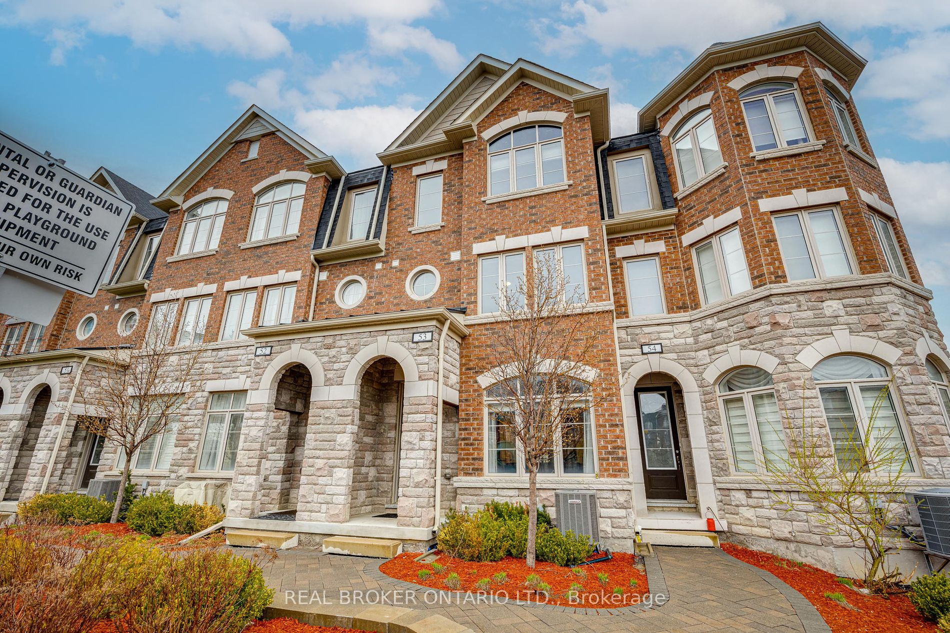 53 1331 Major Mackenzie Dr, Maple For Rent 3,800 Condos.ca