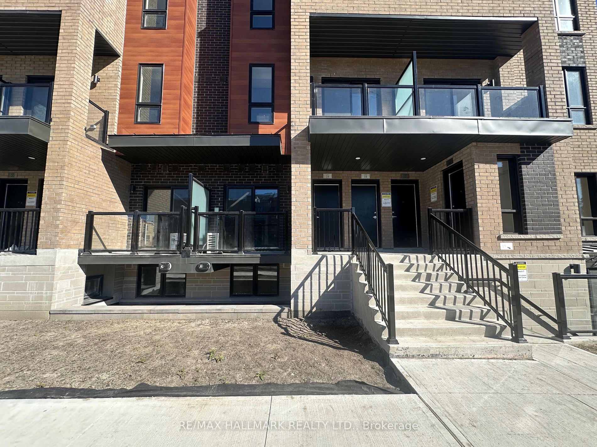 19 15 Lytham Green Circ, Newmarket For Rent 2,700 Condos.ca