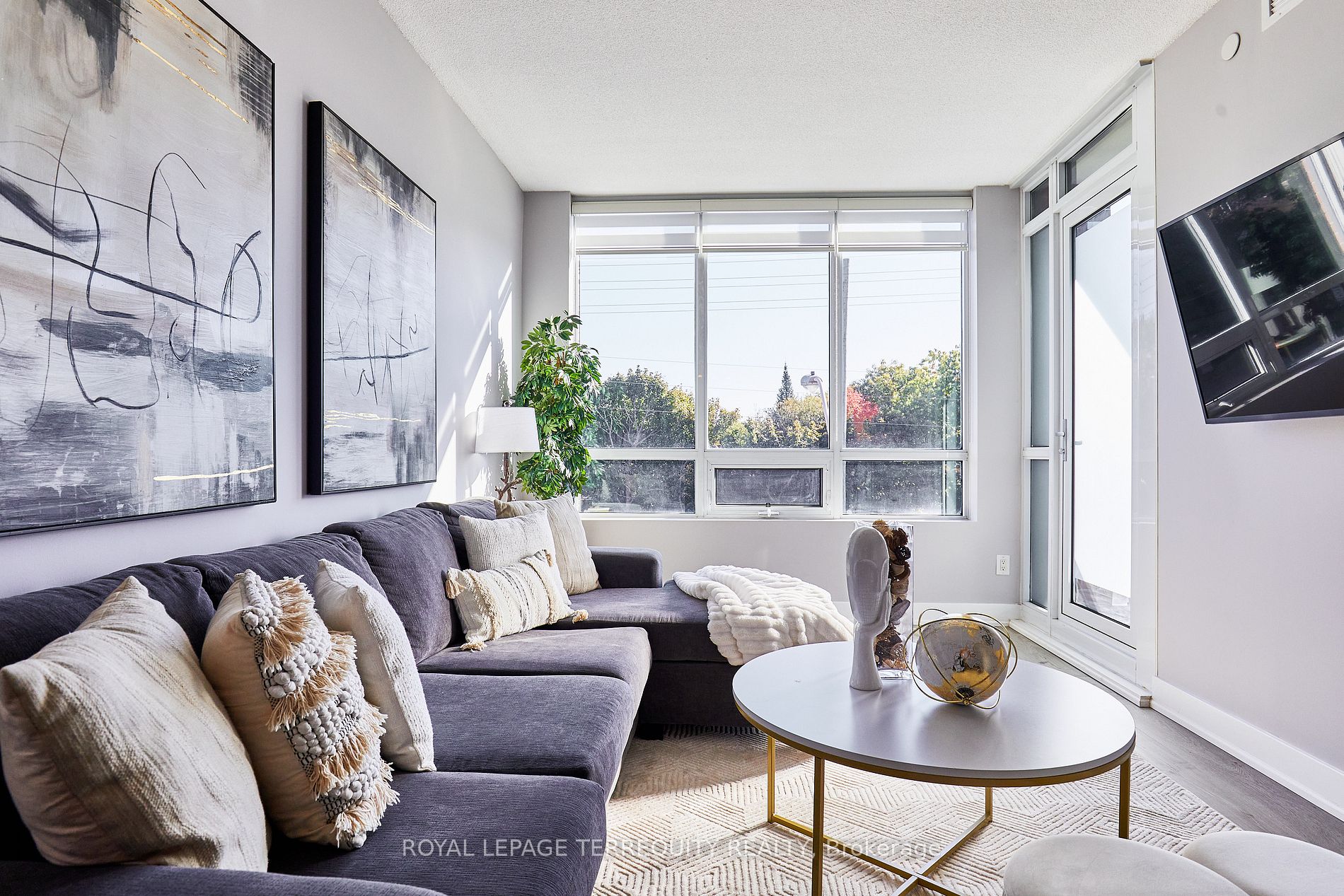 428 7608 Yonge St, Thornhill For Sale 579,900 Condos.ca