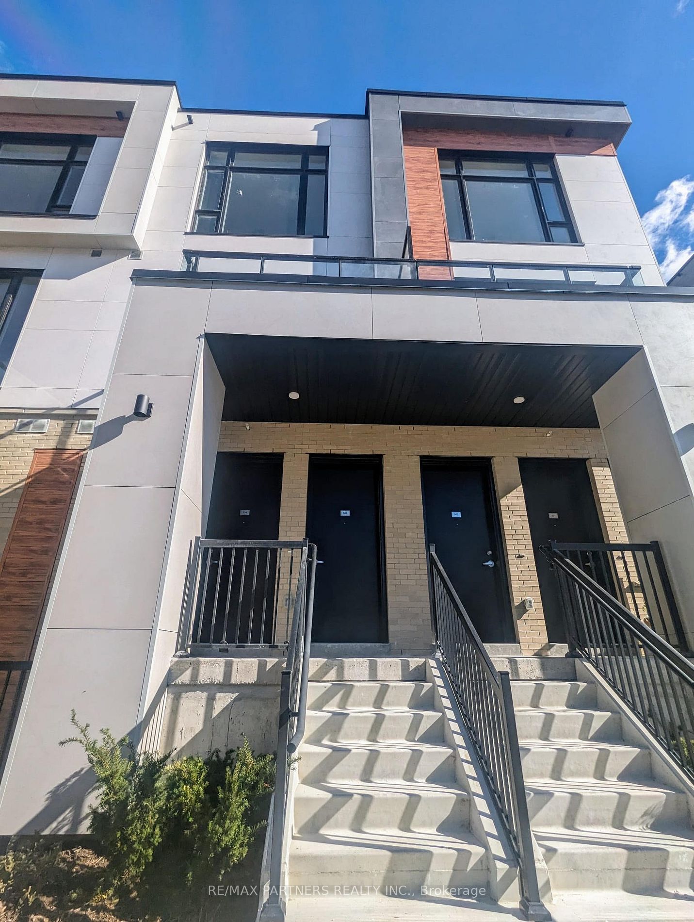 504 9 Steckley House Lane, Richmond Hill For Rent 2,800 Condos.ca