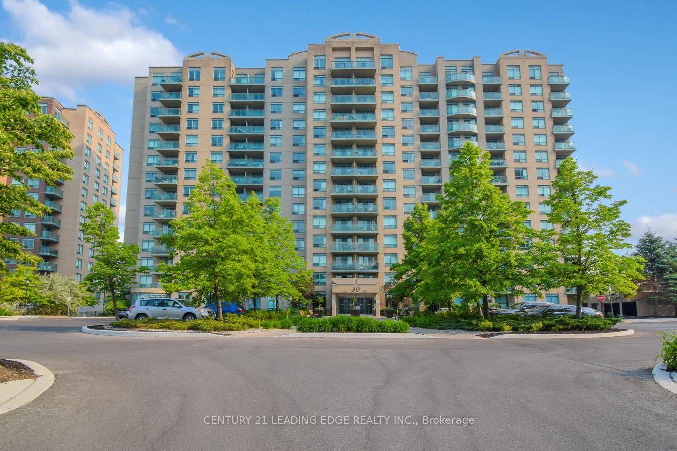 LPH19 39 Oneida Cres, Richmond Hill For Sale 648,000 Condos.ca