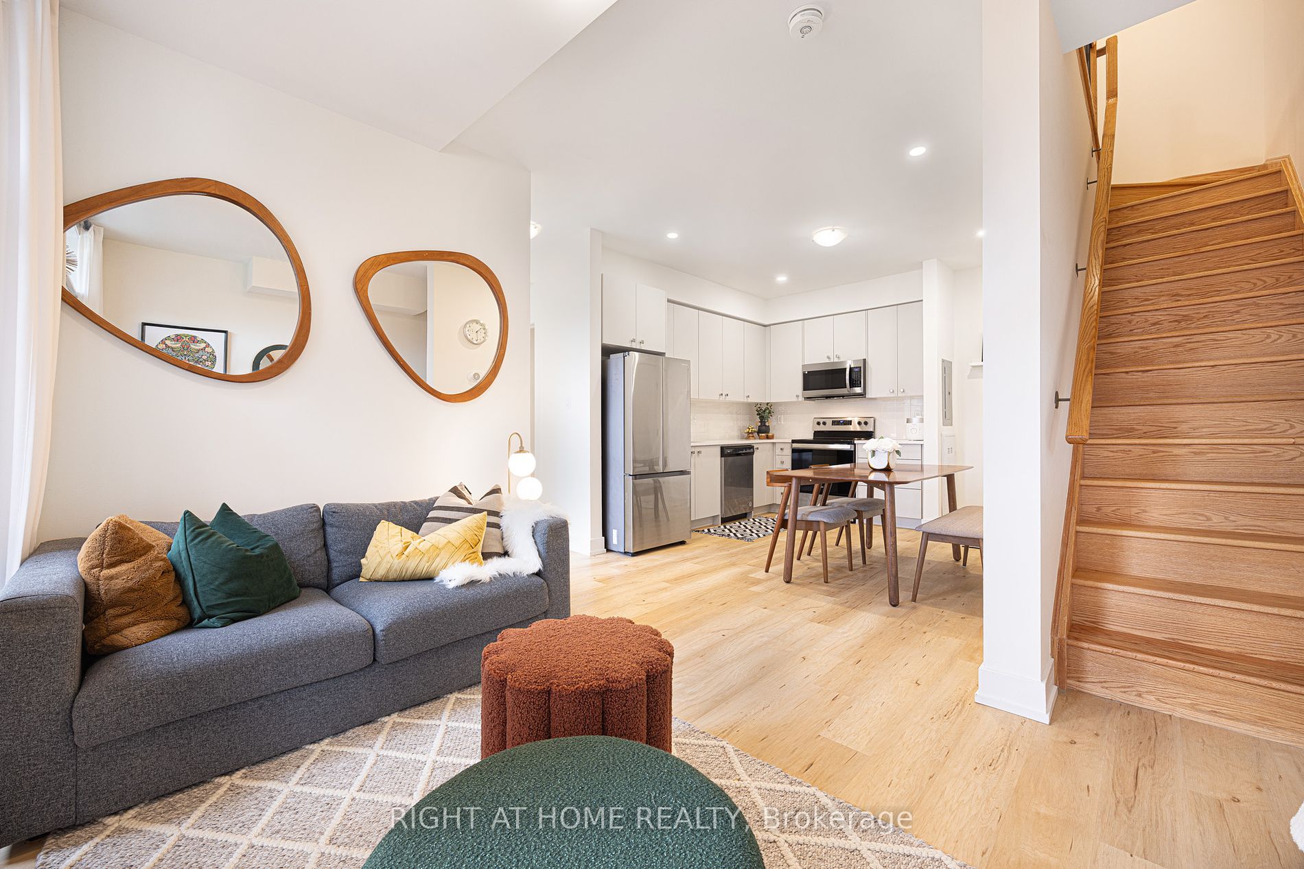 17 6 Sayers Lane, Richmond Hill For Sale 869,900 Condos.ca