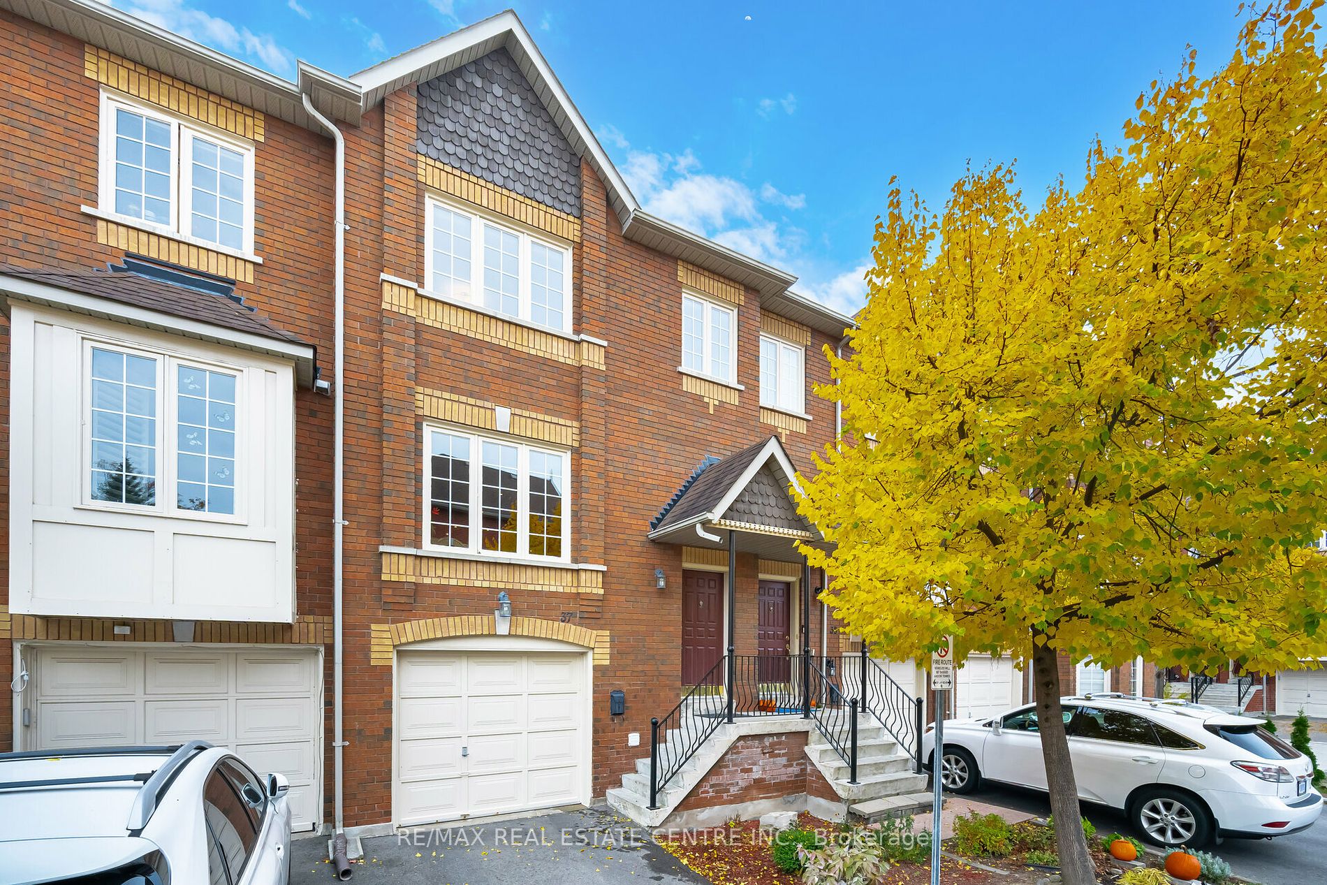 37 95 Weldrick Ave, Richmond Hill For Sale 888,000 Condos.ca