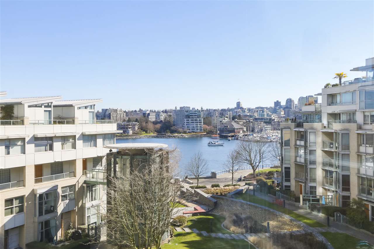 605 1228 MARINASIDE CRESCENT, Vancouver Terminated, R2416179 Condos.ca