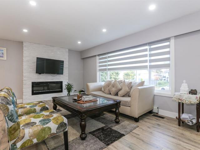 9445 DAWSON CRESCENT