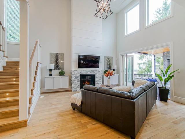 4504D SOUTHRIDGE CRESCENT