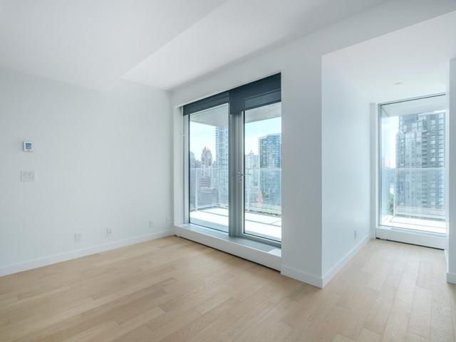 2102 - 1480 HOWE STREET