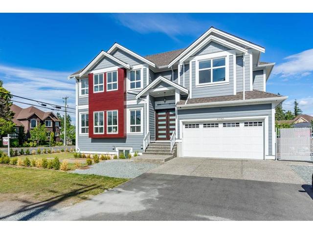 2742 VICTORIA STREET