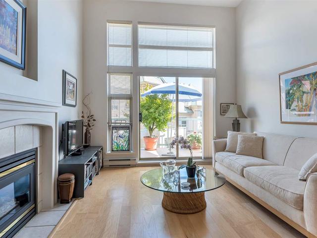 401A - 301 MAUDE ROAD